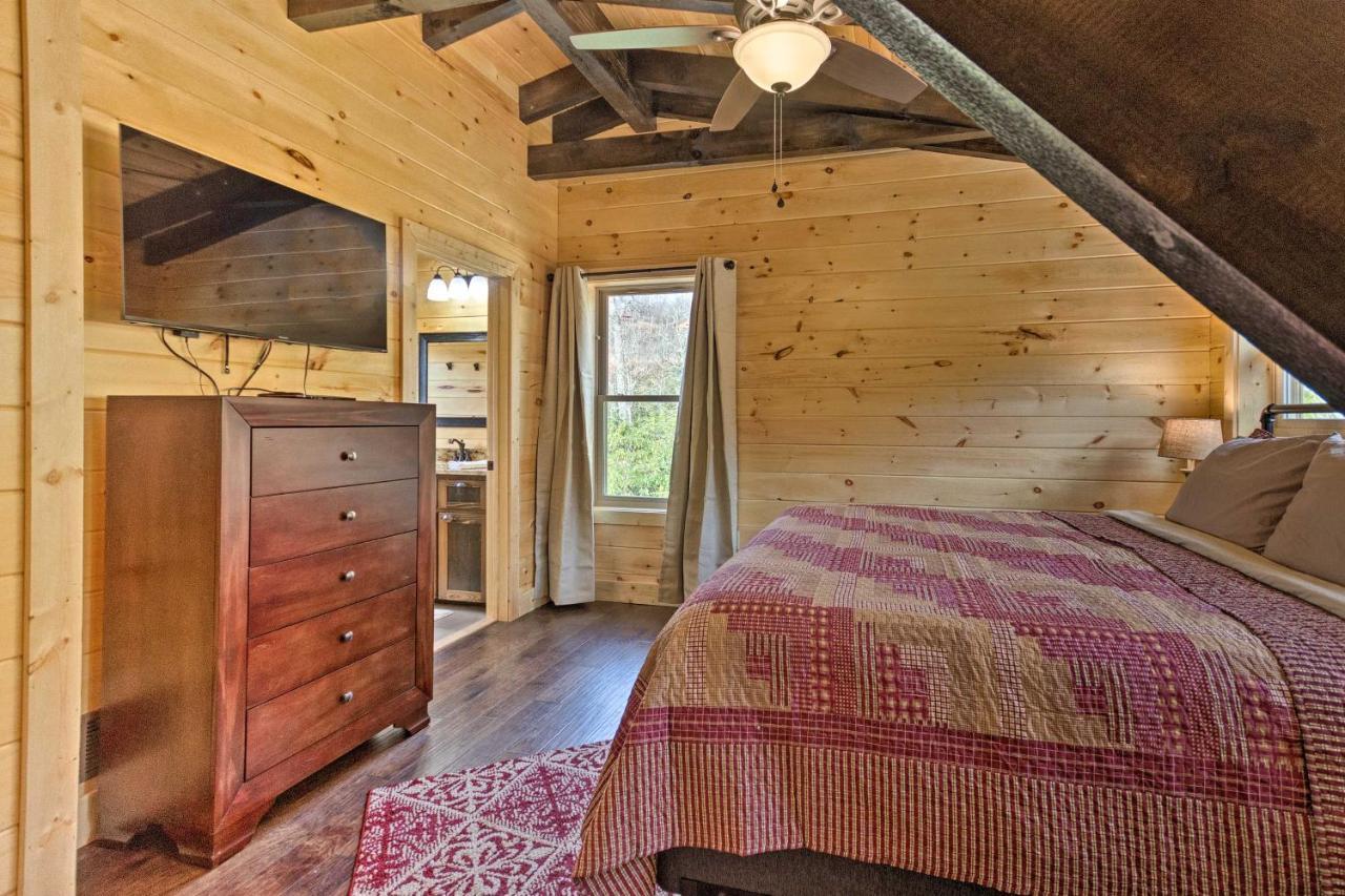 Hilltop Cabin On 5 Acres With Hot Tub And Waterfall! Bryson City Ngoại thất bức ảnh