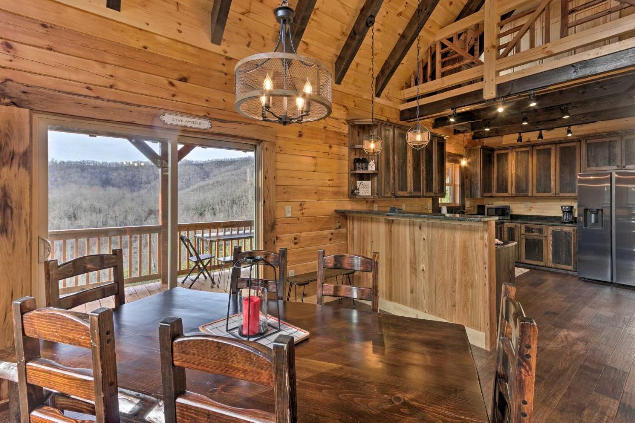 Hilltop Cabin On 5 Acres With Hot Tub And Waterfall! Bryson City Ngoại thất bức ảnh