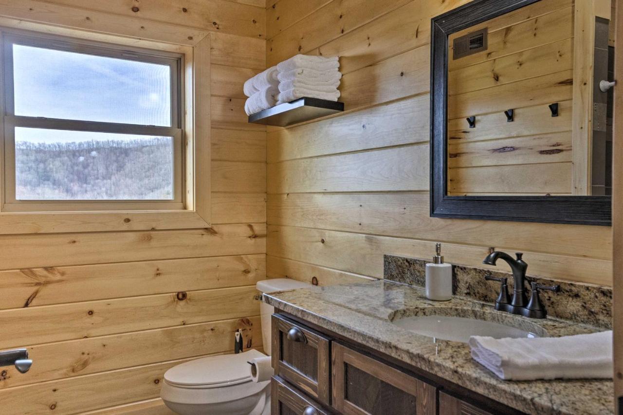 Hilltop Cabin On 5 Acres With Hot Tub And Waterfall! Bryson City Ngoại thất bức ảnh