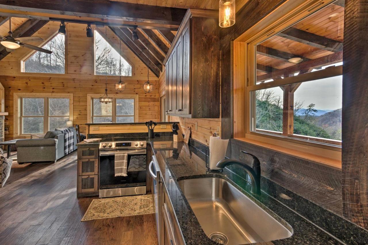 Hilltop Cabin On 5 Acres With Hot Tub And Waterfall! Bryson City Ngoại thất bức ảnh