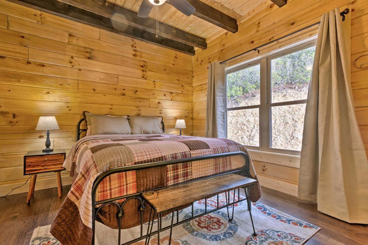 Hilltop Cabin On 5 Acres With Hot Tub And Waterfall! Bryson City Ngoại thất bức ảnh